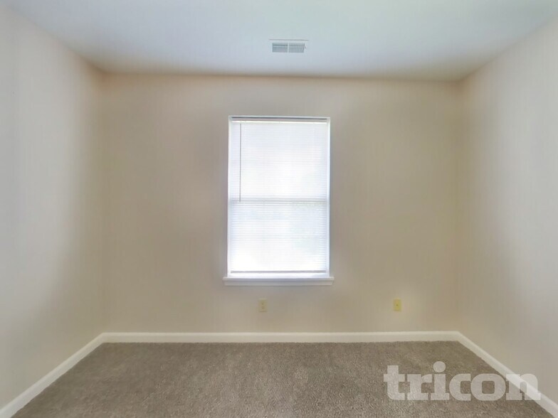 Building Photo - 903 Moonlight Ct