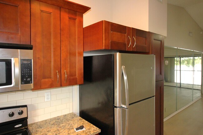 Building Photo - 2900 Olivewood Terrace