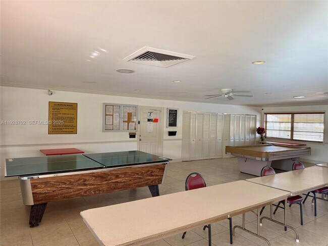 Building Photo - 2820 NE 201st Terrace