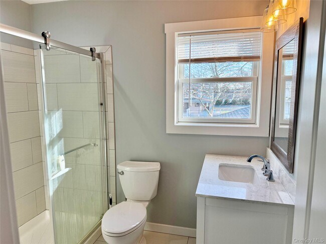 Building Photo - 341 Main St