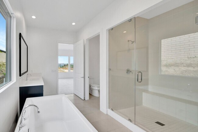 Building Photo - 30000 N Camino los Robles