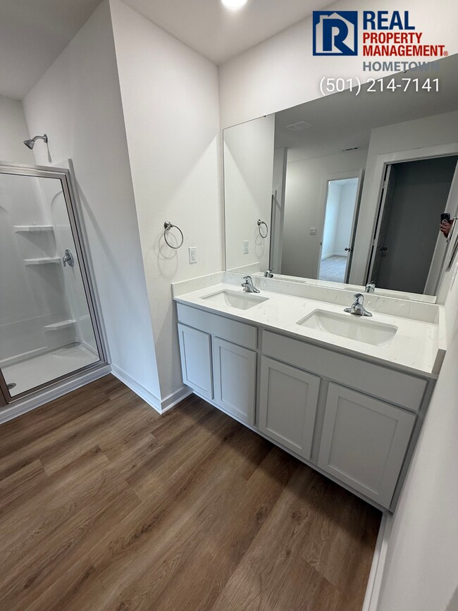 Building Photo - 110 E Fredonia Ct