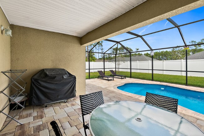 Building Photo - 10 Lladd Ct