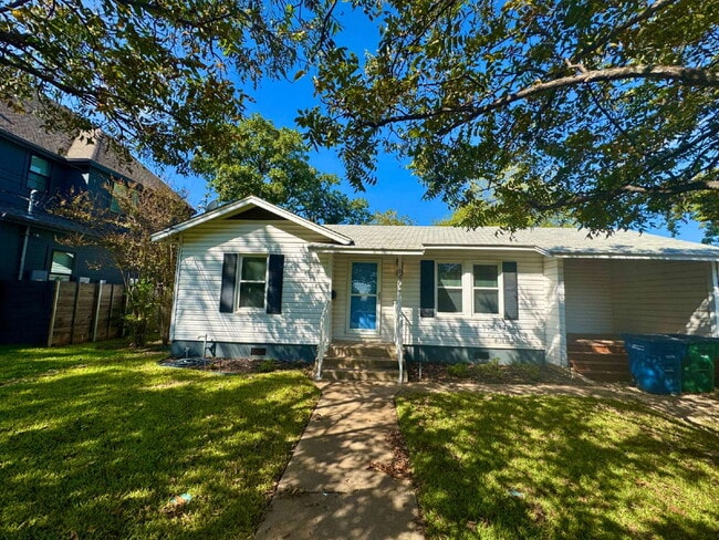 Primary Photo - Updated & Charming in the Heart of North C...