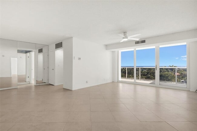 Building Photo - 2715 N Ocean Blvd