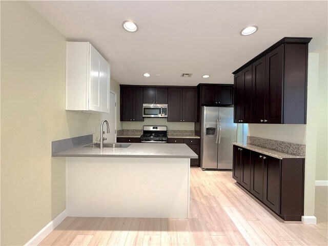 Building Photo - 408 Almond Ave
