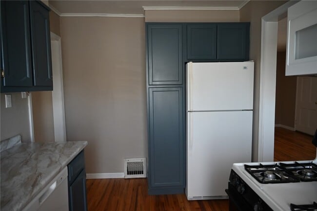 Building Photo - 9510 Lydell Dr