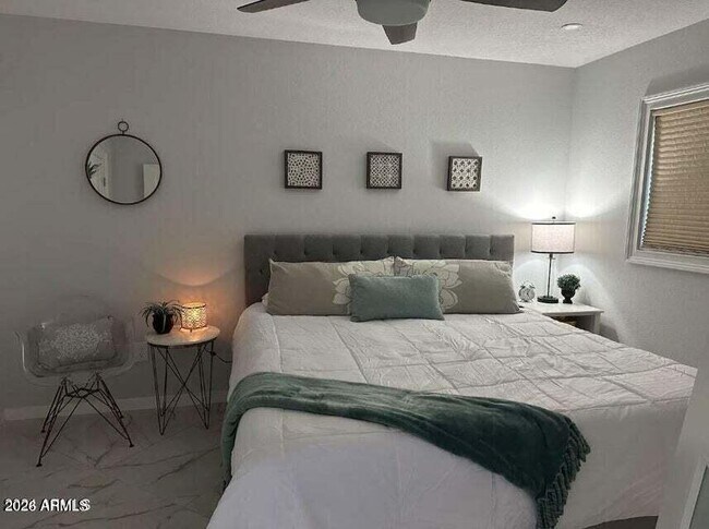 Building Photo - 7436 E Chaparral Rd