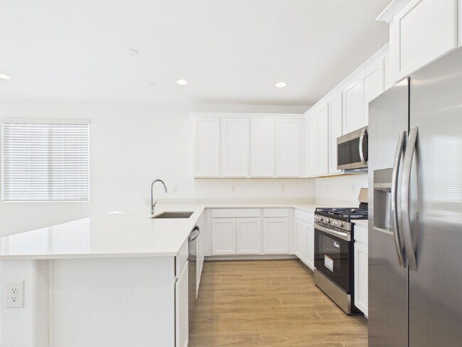 Building Photo - Brand new home with Casita