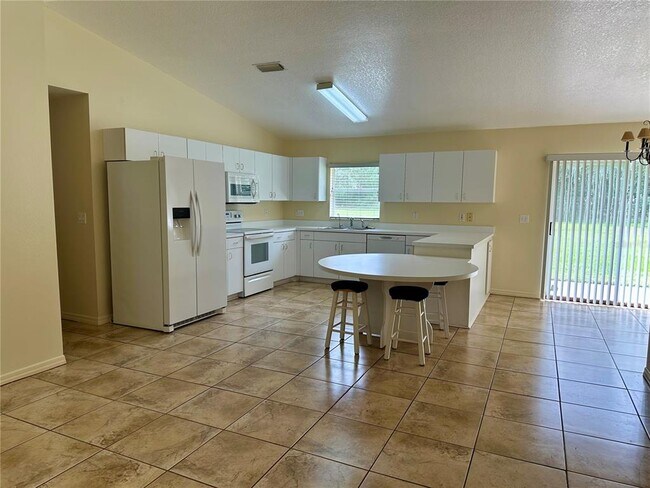 Building Photo - 4416 Redcoat Dr