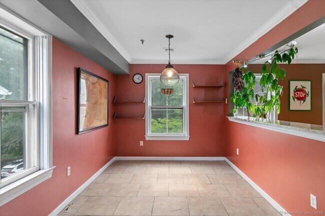 Building Photo - 677 Quinnipiac Ave