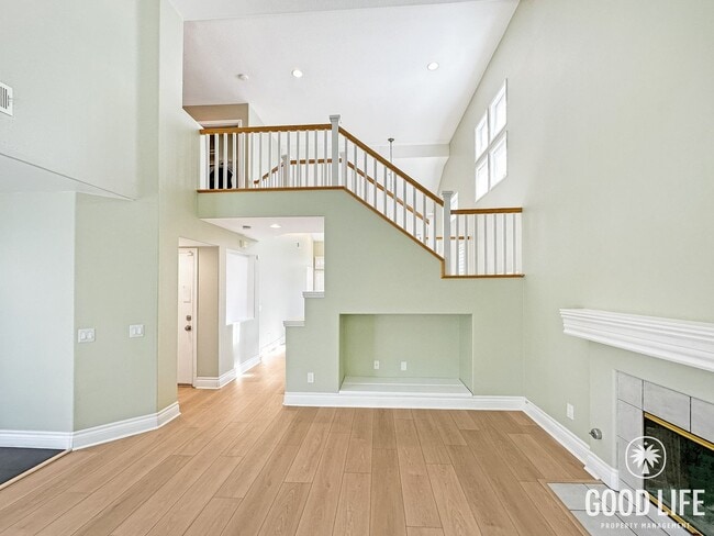 Building Photo - Beautiful 3-Bed Home w/ Vaulted Ceilings, Stainless Appliances, Private Backyard & 2-Car Garage