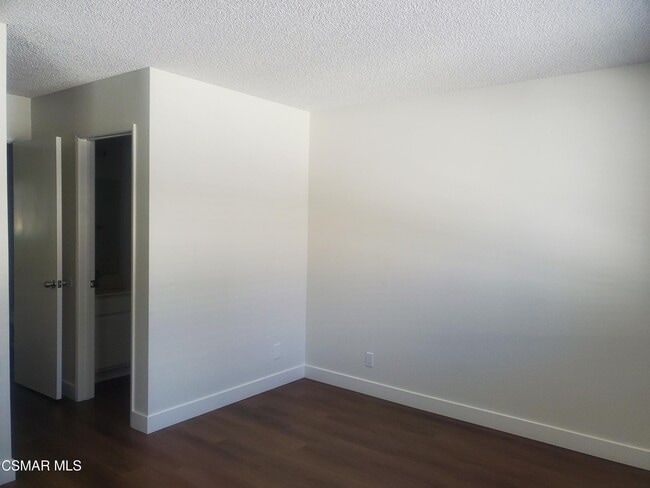 Building Photo - 6525 Twin Cir Ln