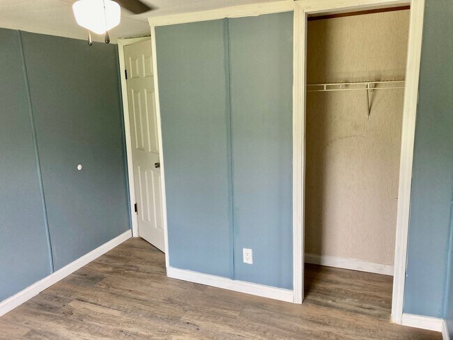 Building Photo - Conveniently Located in Trenton South Caro...