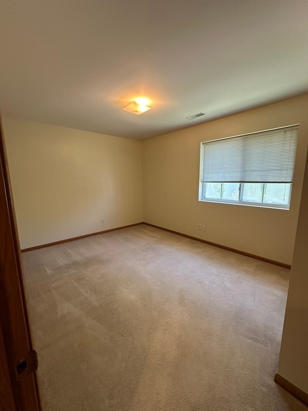 Building Photo - 6601 Creekside Dr NE