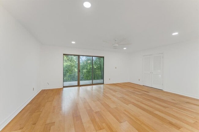 Building Photo - 6591 Bayou Glen Rd