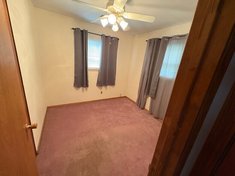 Building Photo - 1449 Wichita Dr S