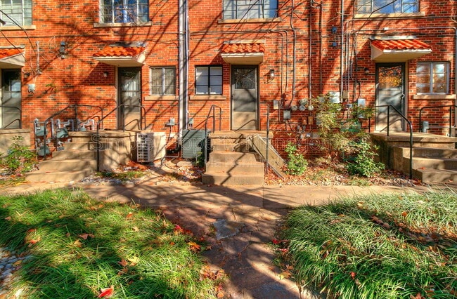 Building Photo - 1421 Classen Dr