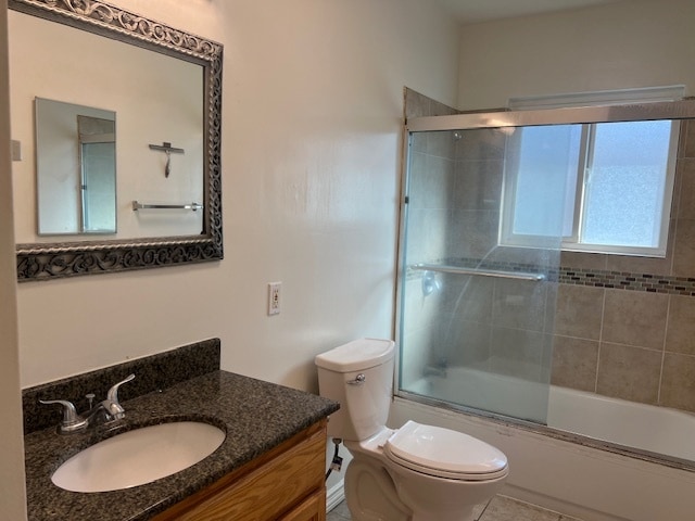 Hall Bath - 5851 Woodman Ave