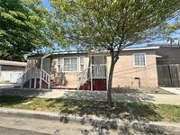 Building Photo - 10516 Clovis Ave