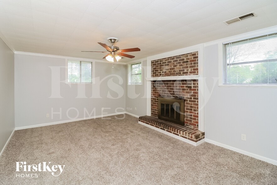 Building Photo - 944 Villa Rica Rd