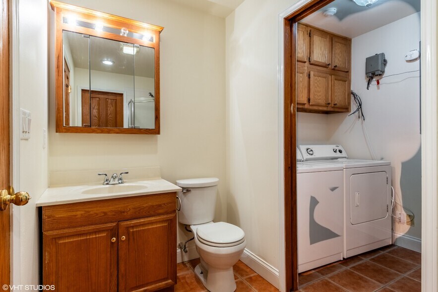 Building Photo - 2542 N Talbott St