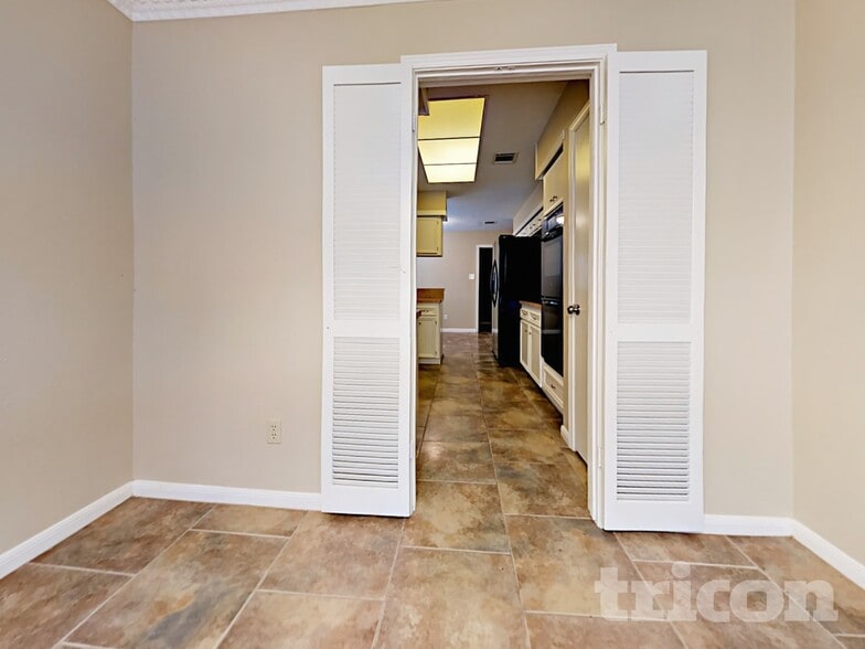Building Photo - 1838 Turtle Creek Dr