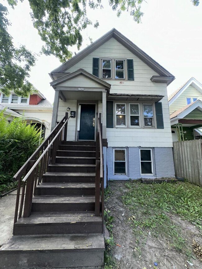 Building Photo - 1745 S 18th St