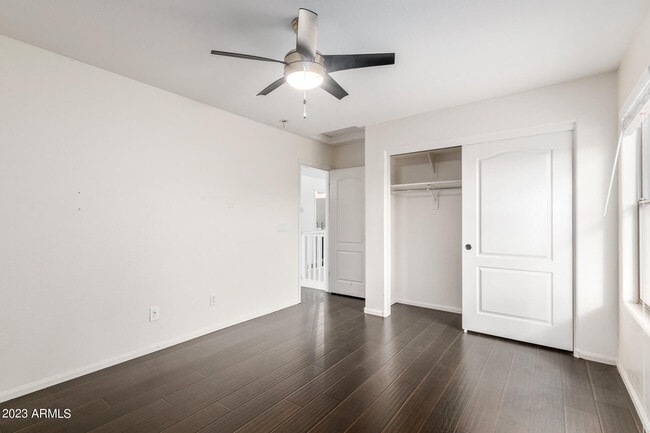 Building Photo - 40747 W Robbins Dr