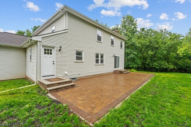 Building Photo - 193 Beekman Ln
