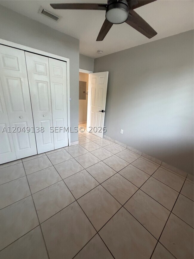 Building Photo - 16925 SW 94th Ave