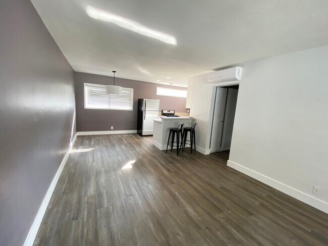 Building Photo - 1145 Larrabee St