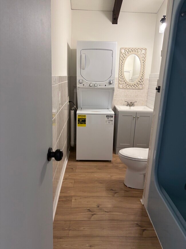 Building Photo - 12516 W Torquay Rd