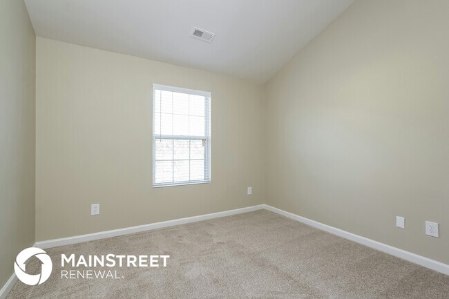 Building Photo - 5892 Village Loop