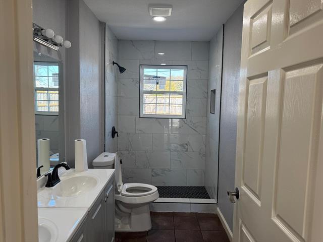 Building Photo - 2705 Blue Ridge Dr