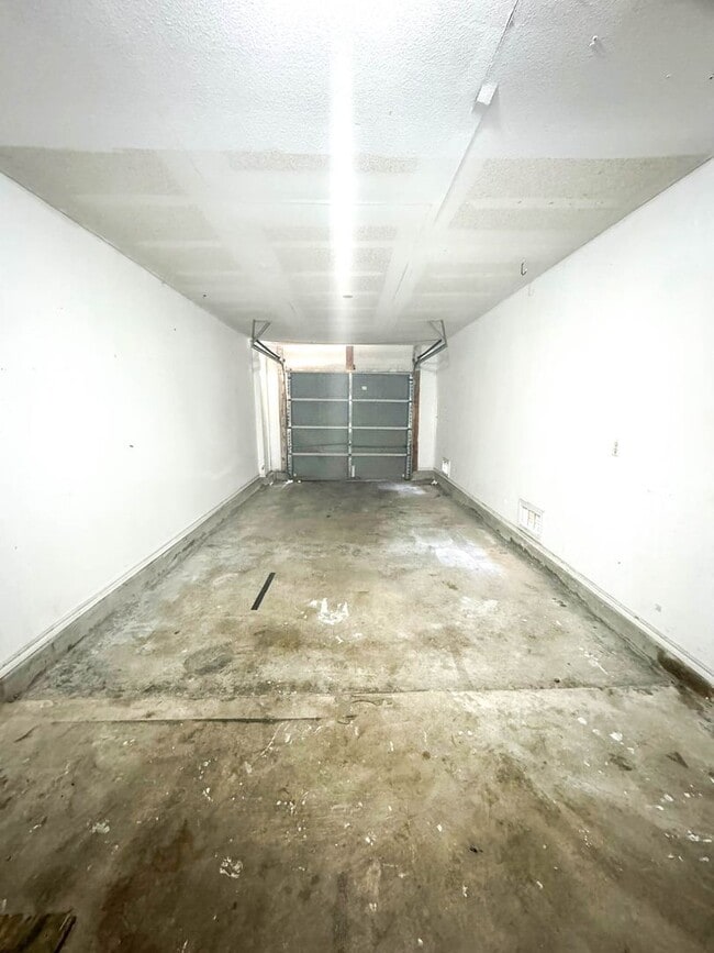 Building Photo - 11727 Capotillo St