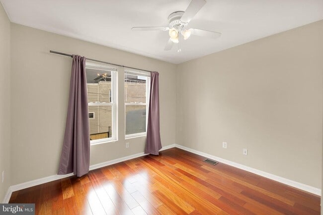 Building Photo - 1405 Montello Ave NE
