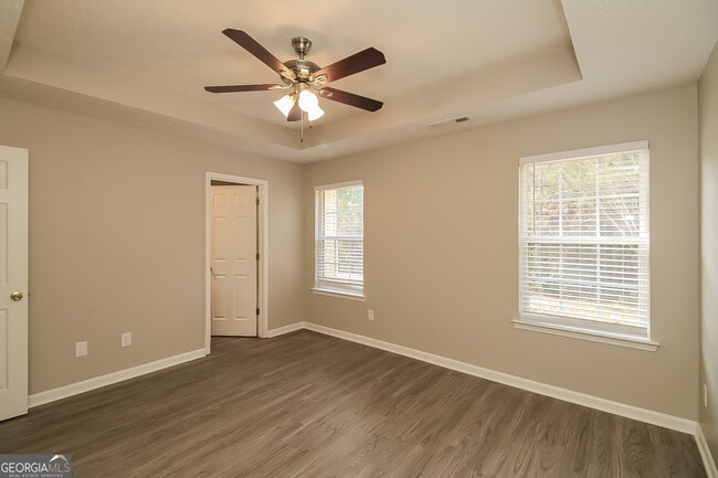 Building Photo - 7 Mineral Springs Ct