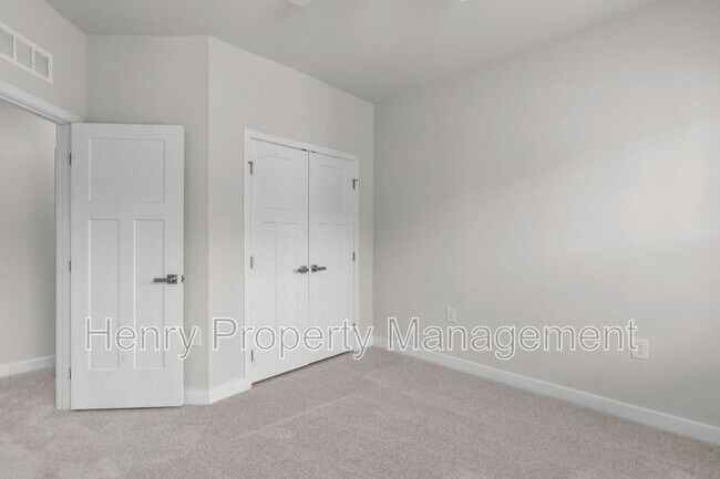 Building Photo - 1329 Channing Park Cir