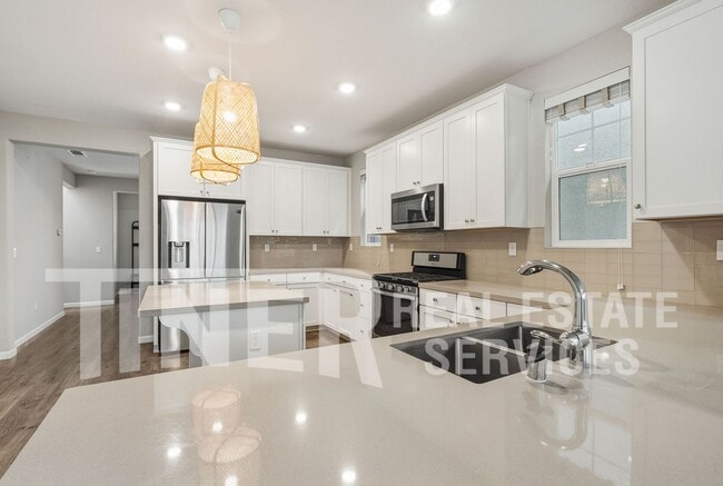 Building Photo - 3255 Pitkin Way