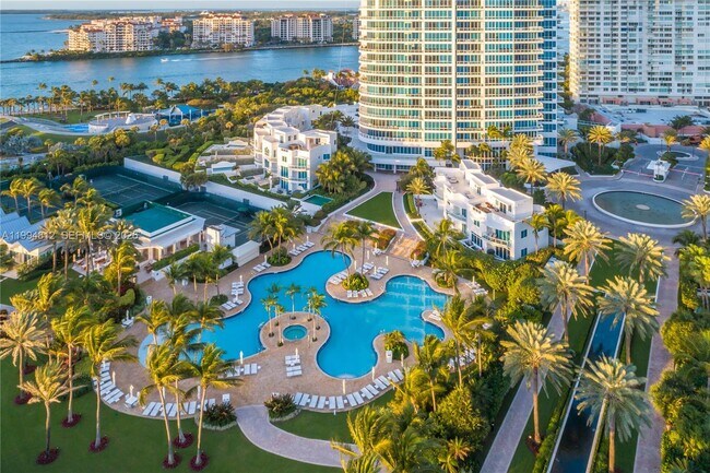 Building Photo - 100 South Pointe Dr