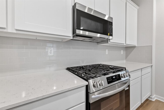 Building Photo - 8538 Blueberry Ash St