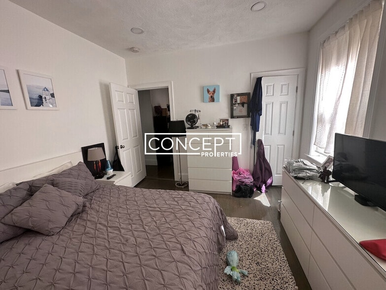 Building Photo - 111 Park Dr