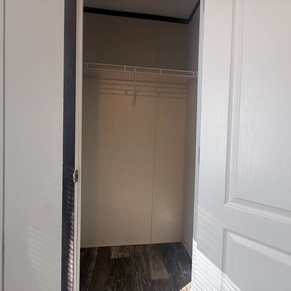 Building Photo - 10610 State Rte 762