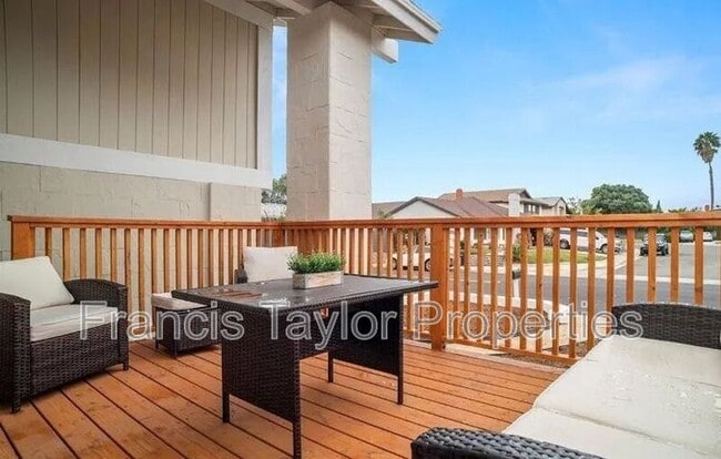 Building Photo - 13837 Paseo Cardiel