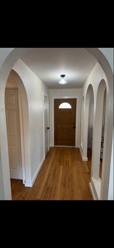 Building Photo - 8705 Lakeaire Dr