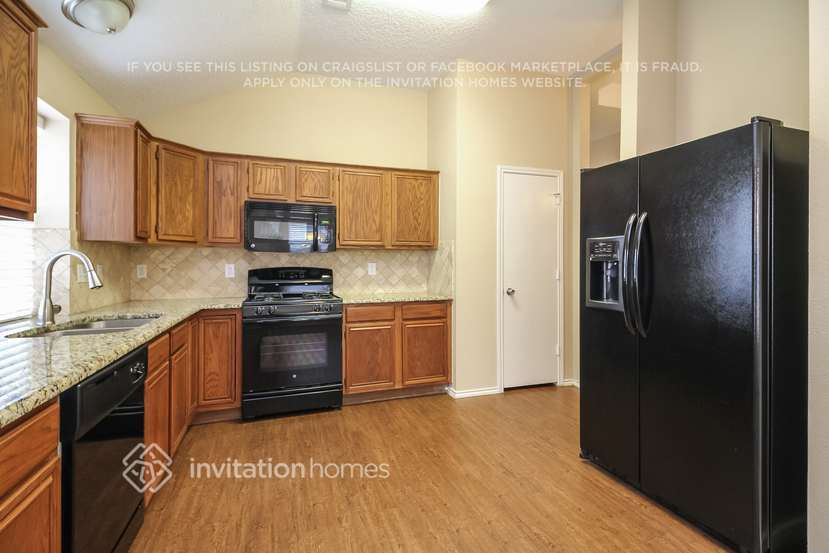 Building Photo - 2076 Rushmore Ct