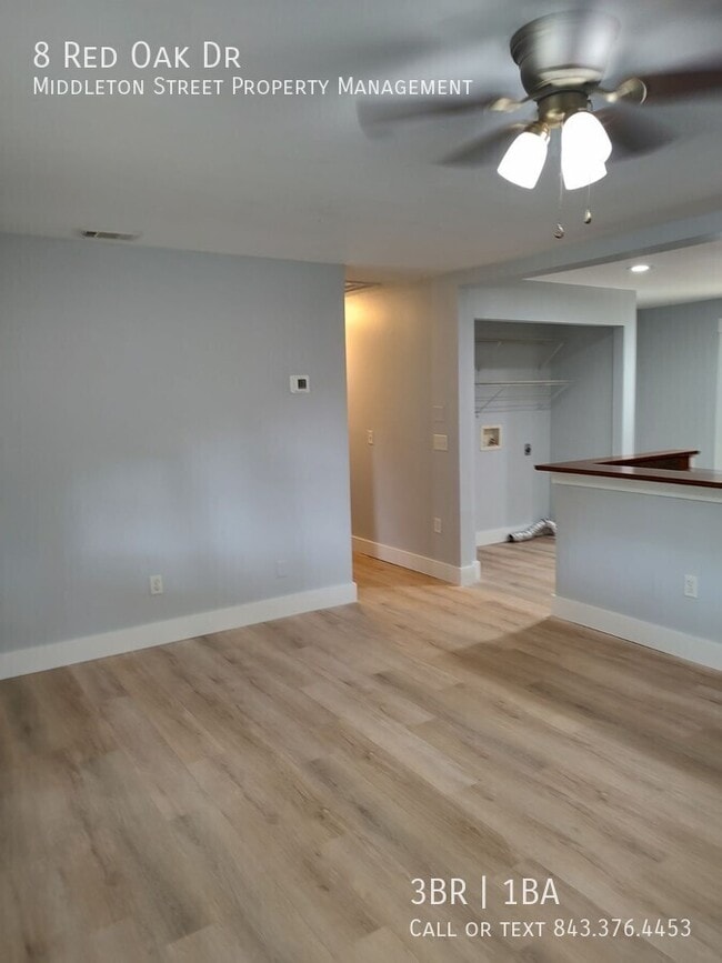 Building Photo - 8 Red Oak Dr