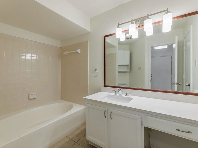 Building Photo - 973 Fairbanks Cir