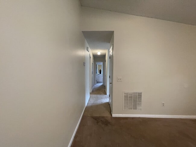 Building Photo - House for Rent